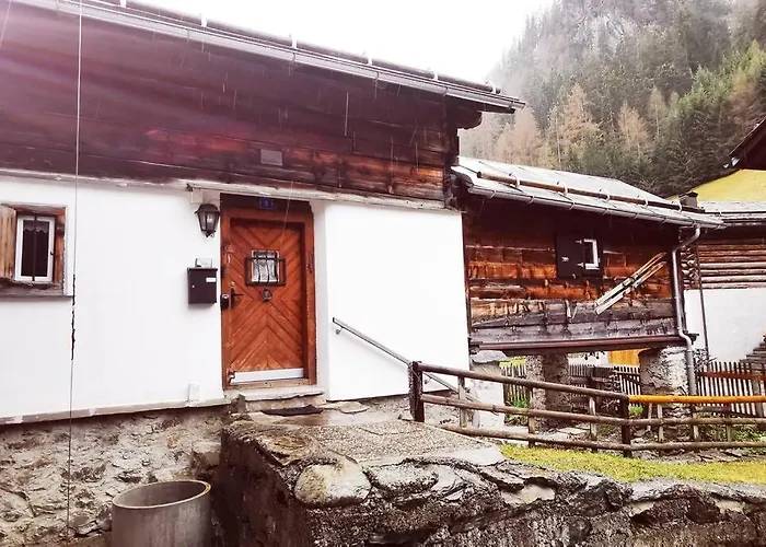 Charmantes Ferienhaus Im Dorf Mulegns