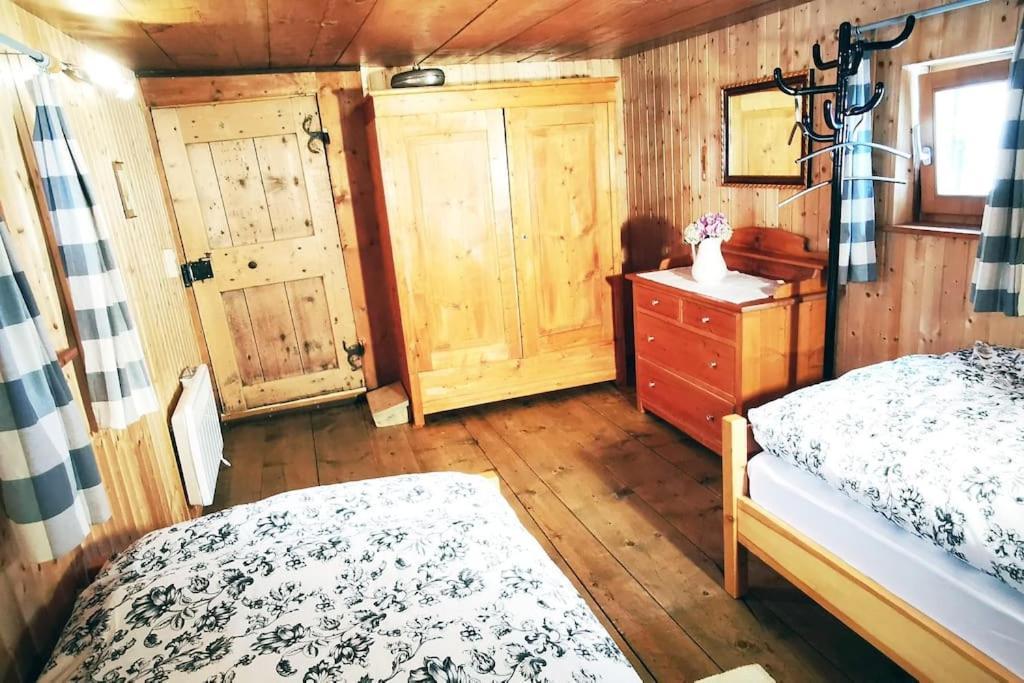 Chalet Charmantes Im Dorf Mulegns
